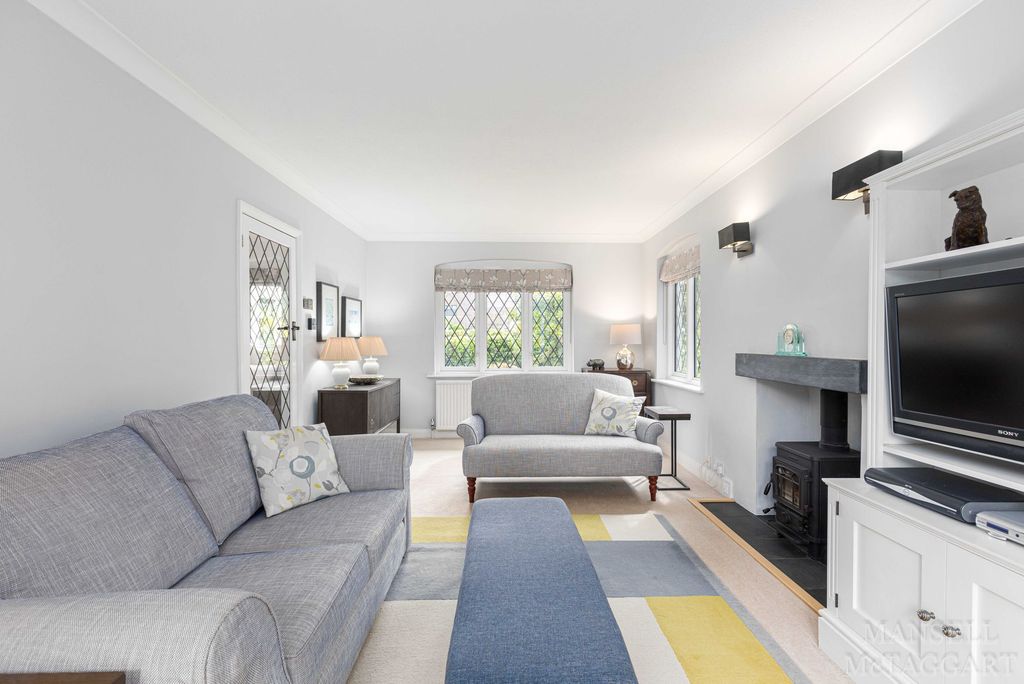 Additional image 6 of 4 bed detached house for saleMount Close, Crawley RH10