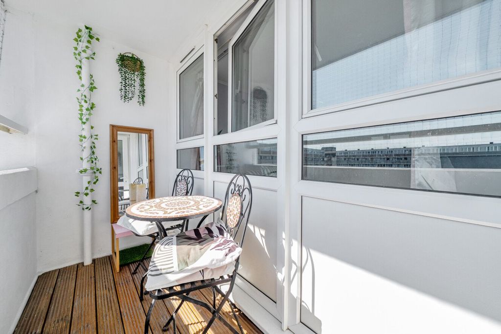 Property photo 2 of 19 Picture No. 08