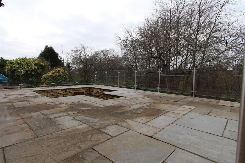 Property photo 3 of 25 Front Garden 1.Jpg