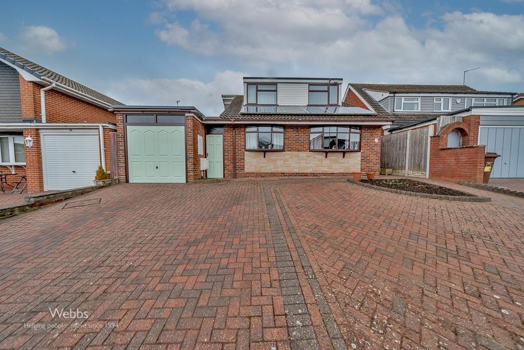 Property photo 1 of 32 Â© Webbs Estate Agents Â© (195 Of 197).Jpg
