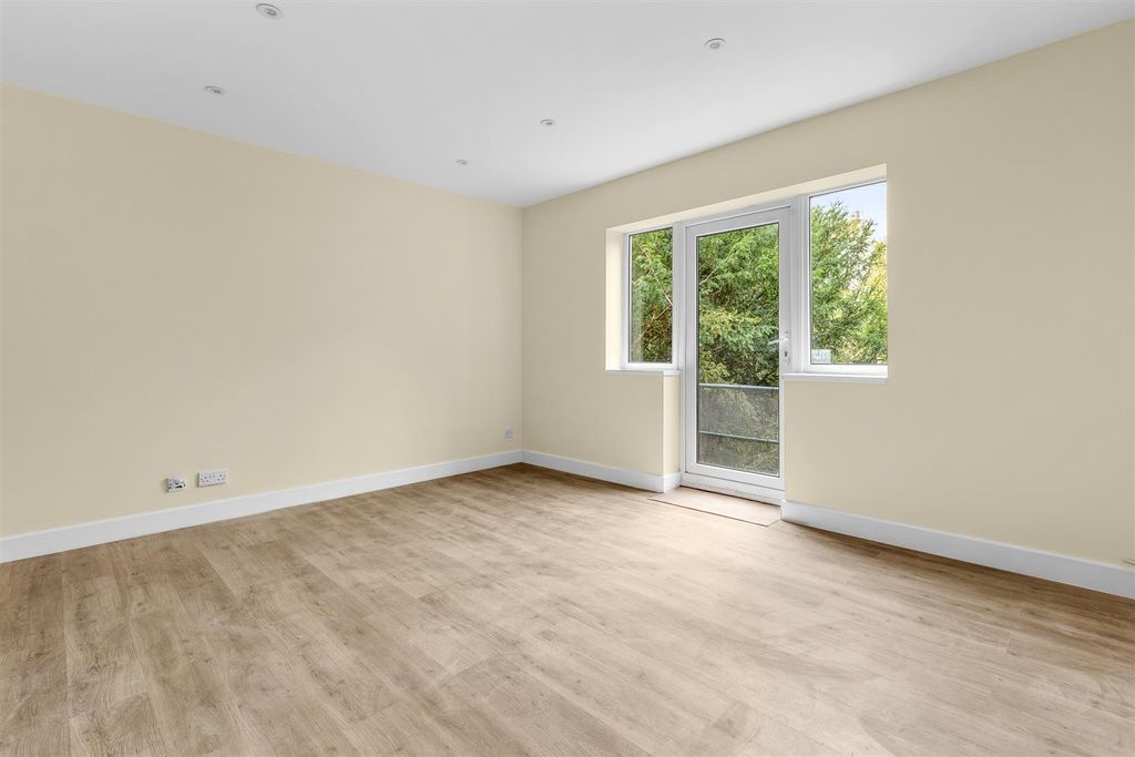 Property photo 3 of 14 Living Room