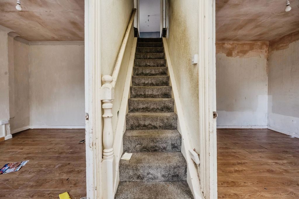 Property photo 2 of 18 Photo