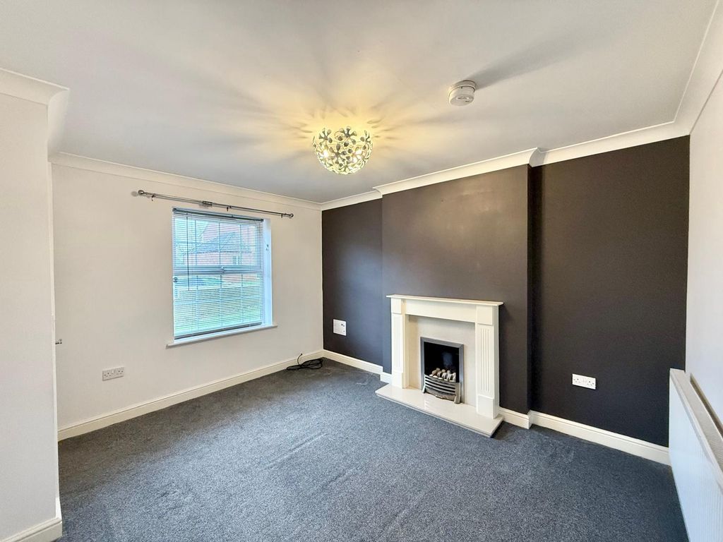 Property photo 2 of 8 Lounge