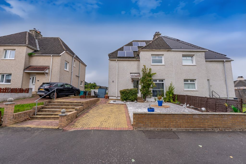 Property photo 1 of 30 3 Bedroom Semi Detached For Sale