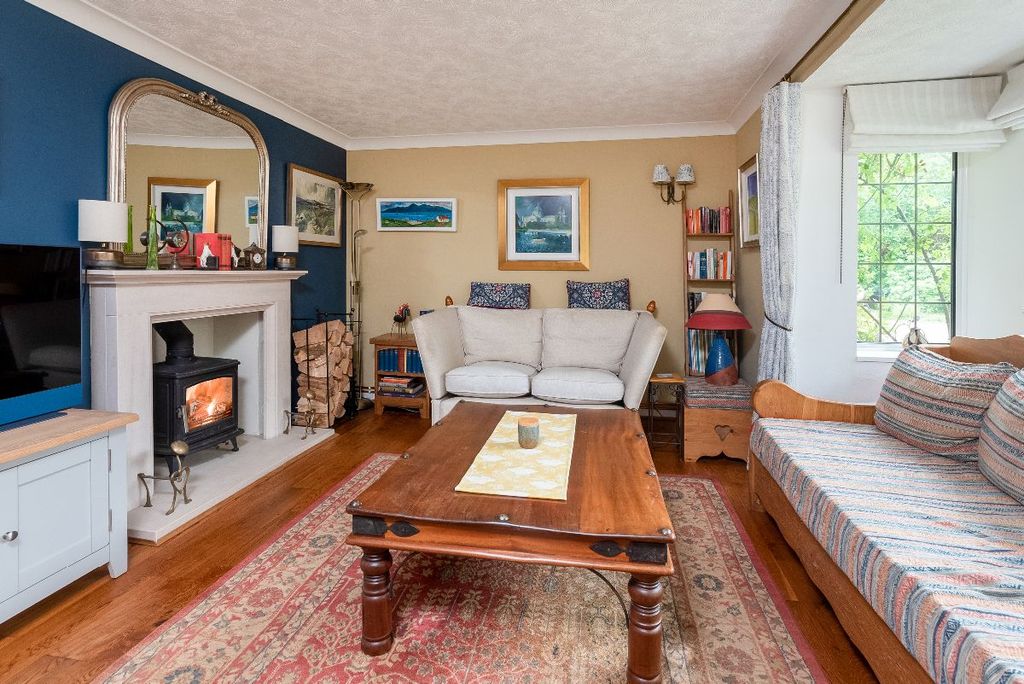 Property photo 2 of 21