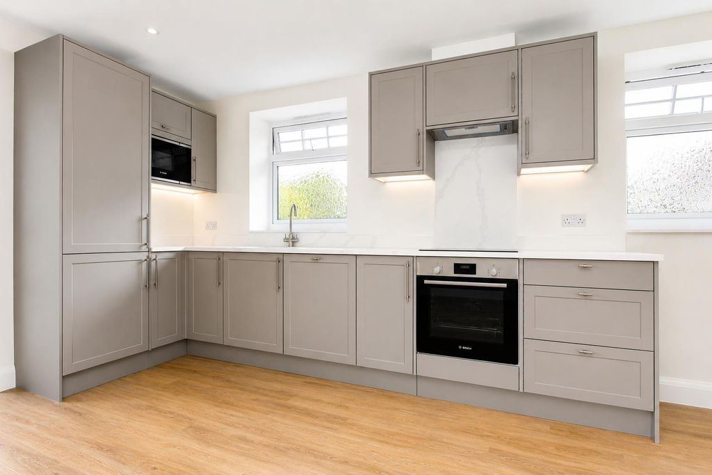 Property photo 3 of 16 Kit.Png
