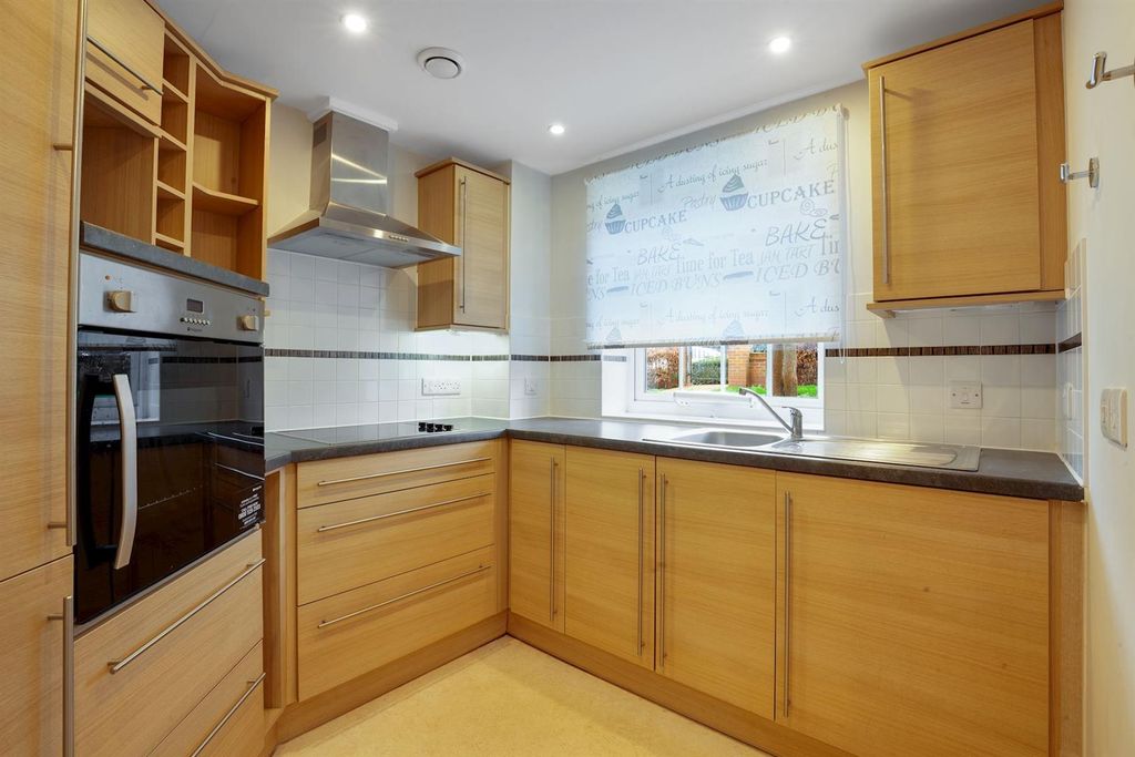 Property photo 2 of 17 07-c6Capdmcs 9 Weighbridge Court (10)-Medium.Jpg