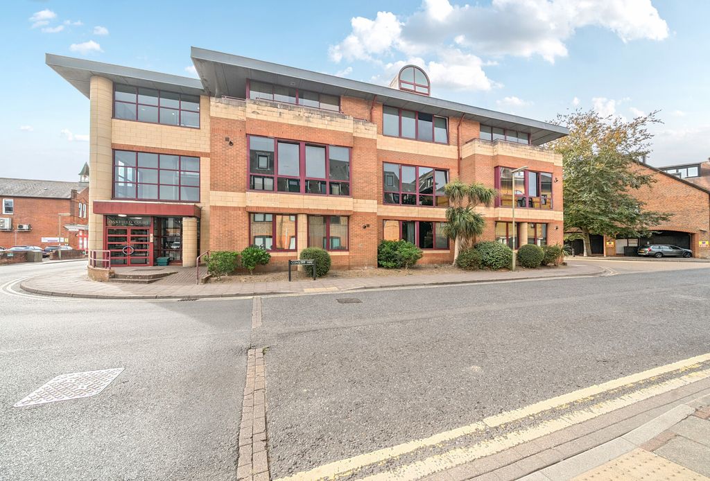 Property photo 1 of 12 1340933-3-68A6E09...
