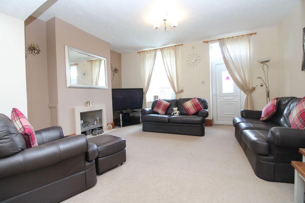 Property photo 2 of 15 Lounge