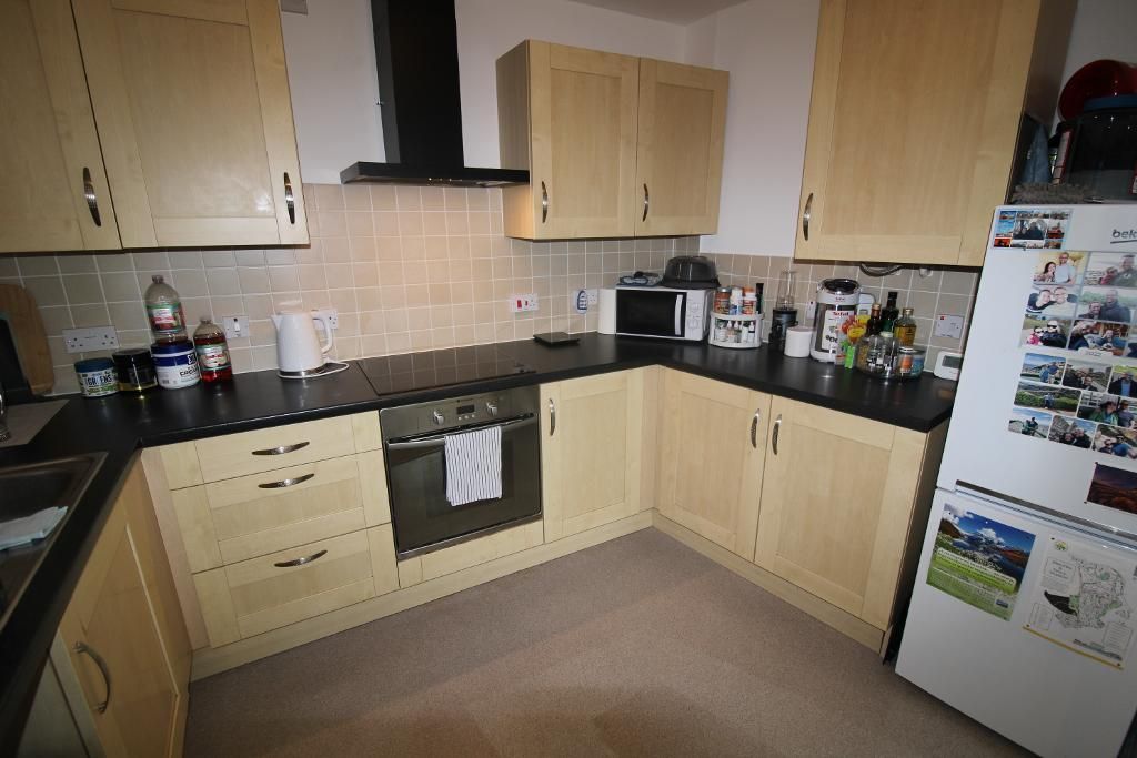 Property photo 2 of 8 Kitchen