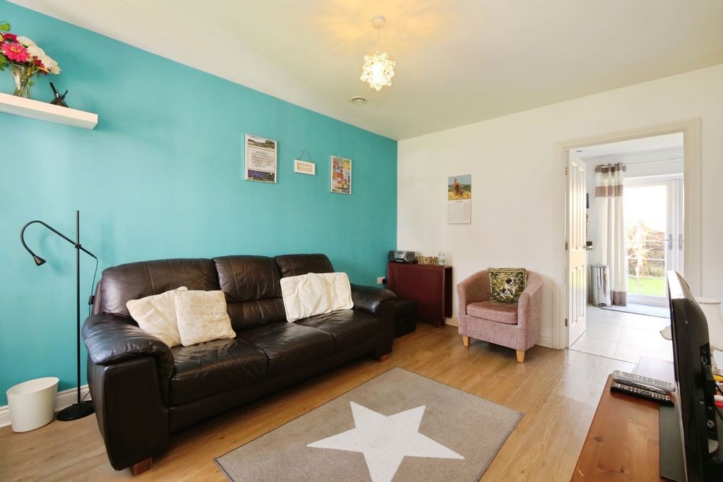 Property photo 2 of 15 Pbox-Img.Jpg