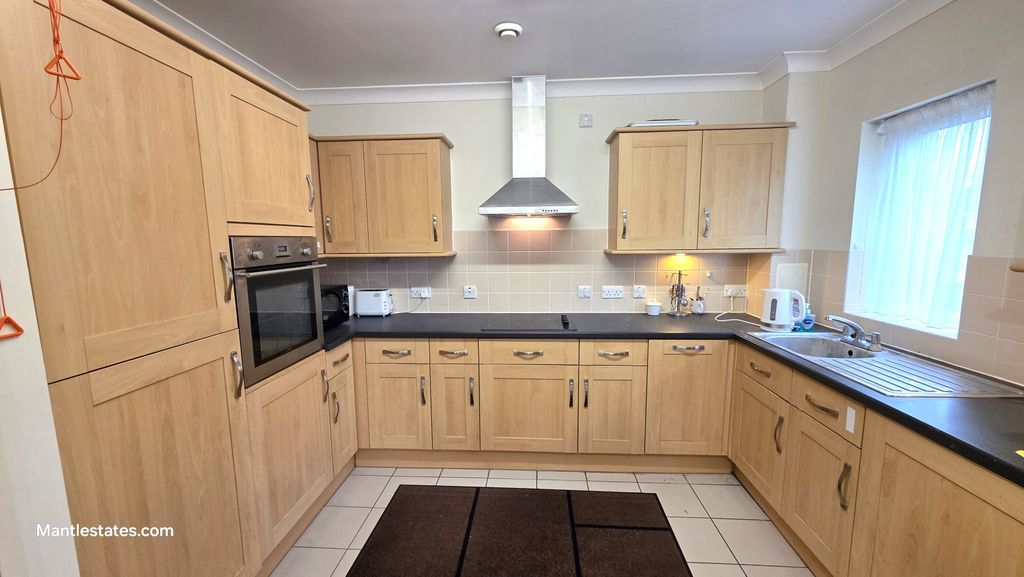 Property photo 3 of 15 Kitchen