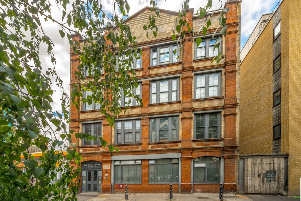 Property photo 1 of 12 Exterior