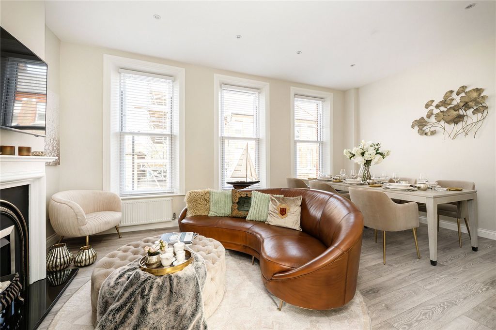 Property photo 1 of 14 Reception