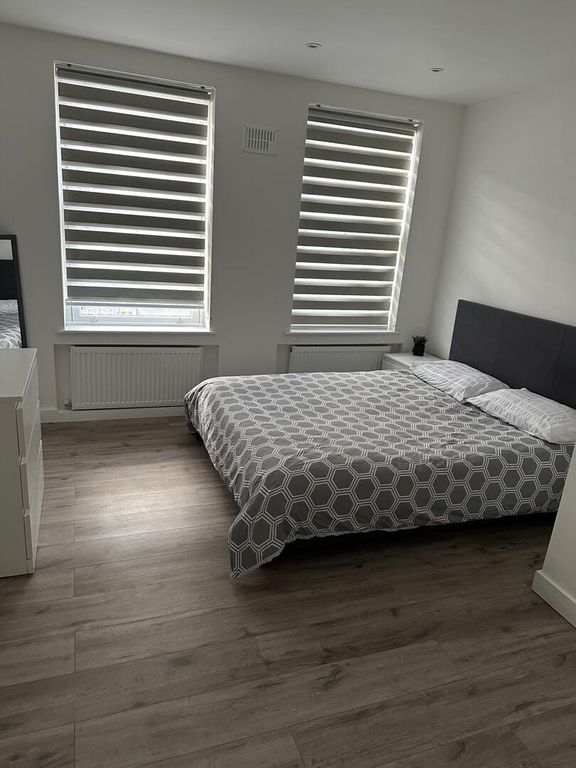 Property photo 2 of 4 Bedroom