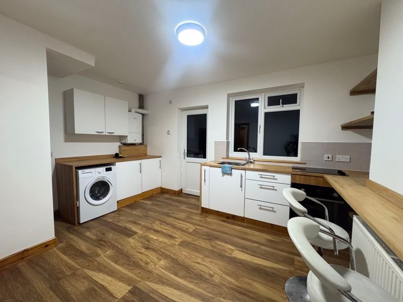 Property photo 3 of 6 Photo 6