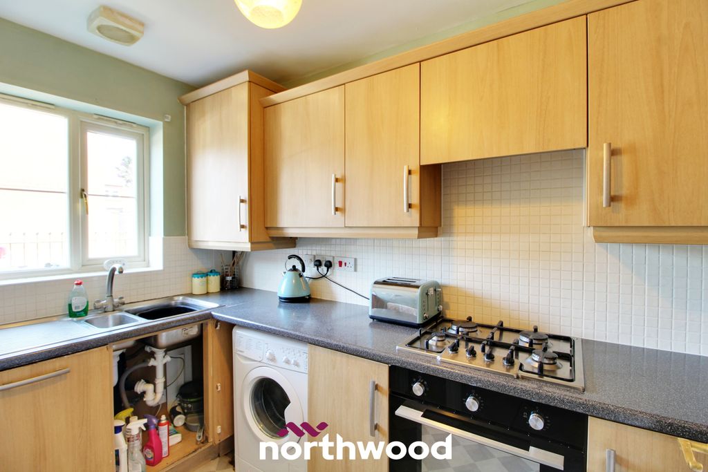 Property photo 2 of 17