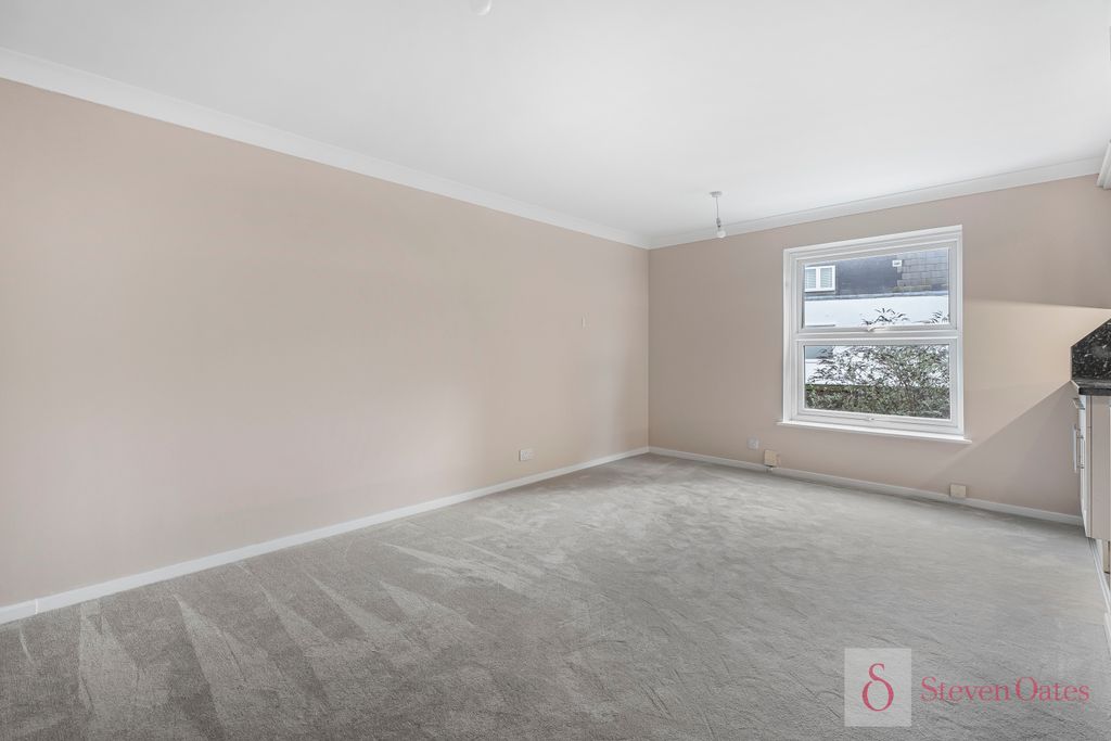 Property photo 3 of 23 8_70922_Watermarked