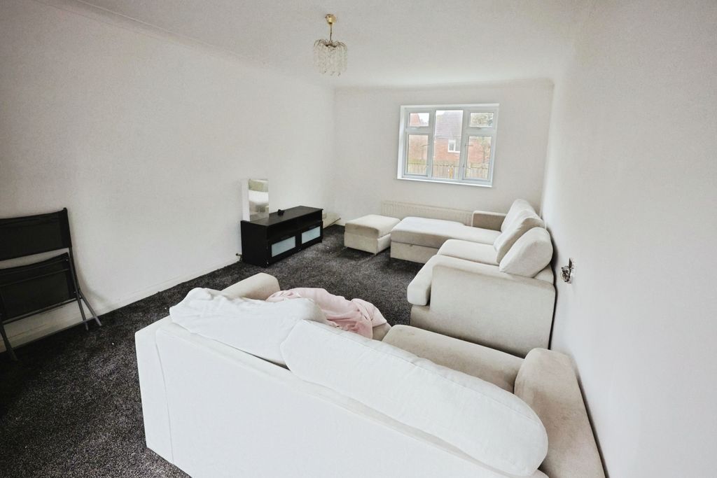 Property photo 2 of 8 Pbox-Img.Jpg