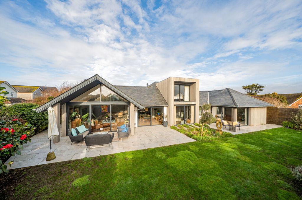 Property photo 1 of 27