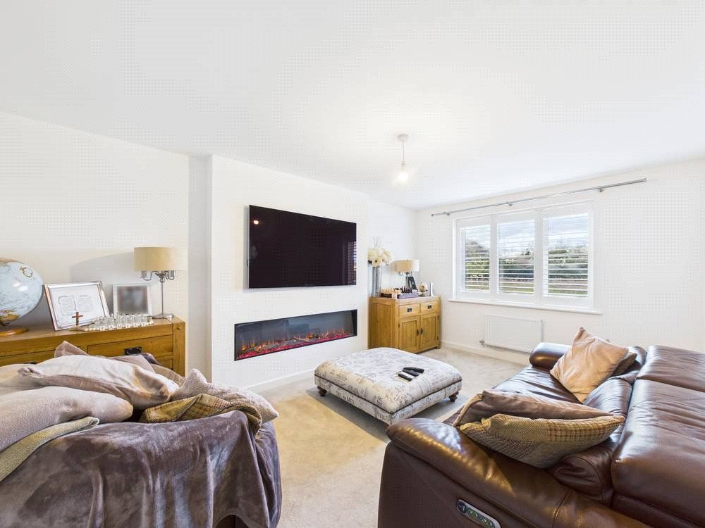 Property photo 2 of 31 Picture No. 14