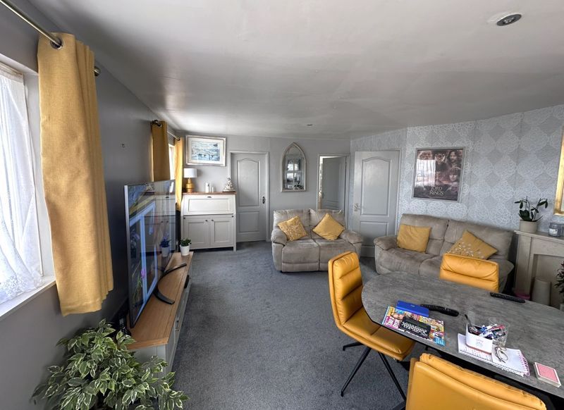 Property photo 2 of 16 Photo 6
