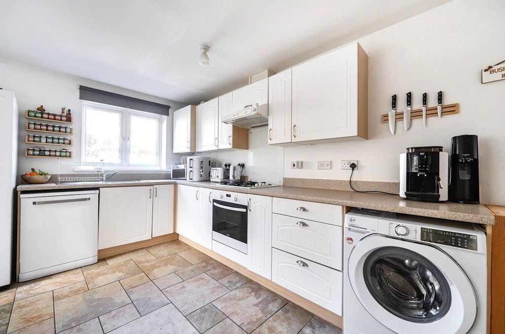 Property photo 2 of 16 Kitchen