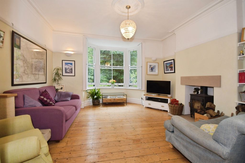 Property photo 3 of 27