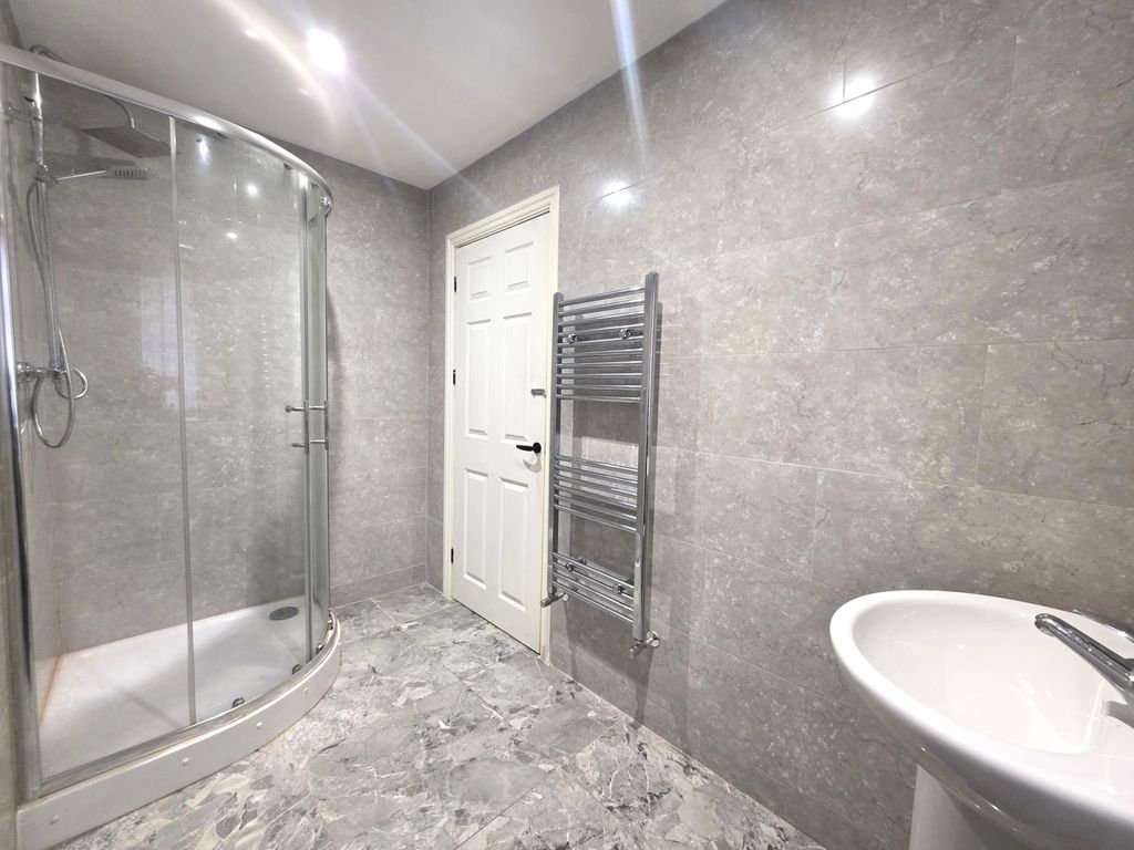 Property photo 3 of 6 Gallery