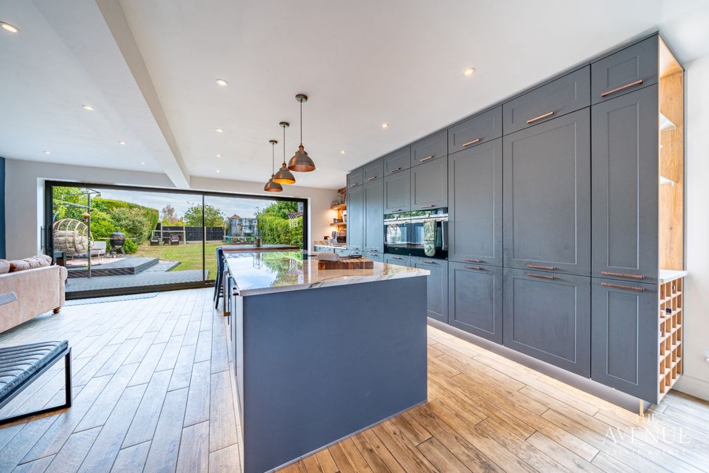 Property photo 3 of 55 4396156
