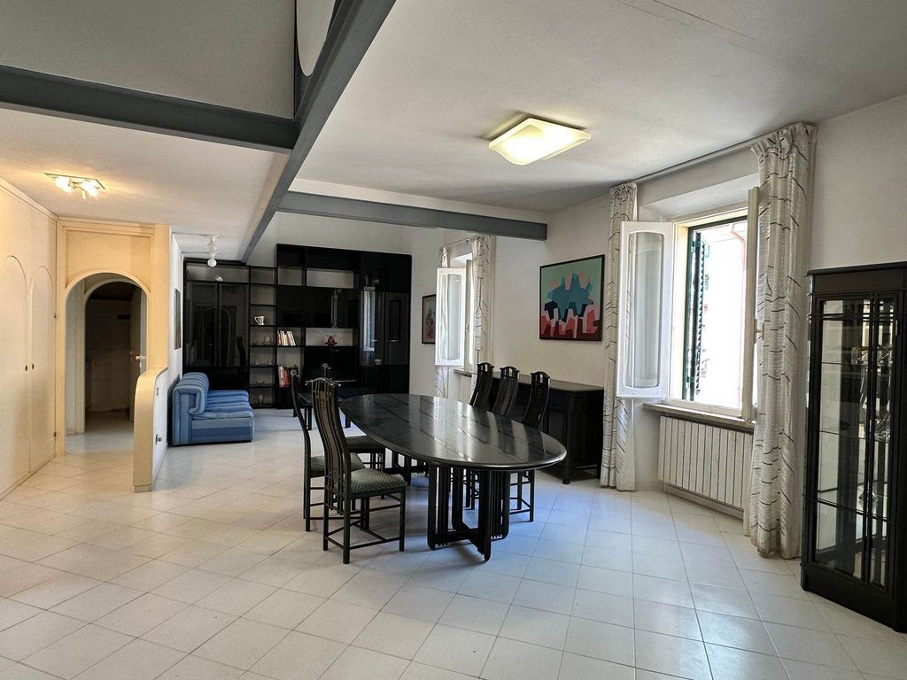 Property photo 1 of 30