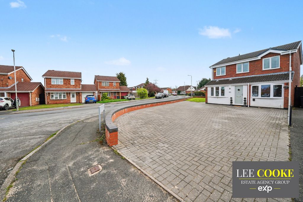 Property photo 1 of 38