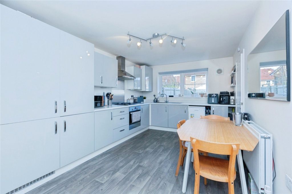 Property photo 3 of 16 Kitchen