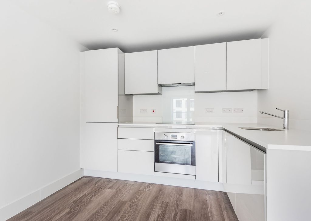 Property photo 2 of 8