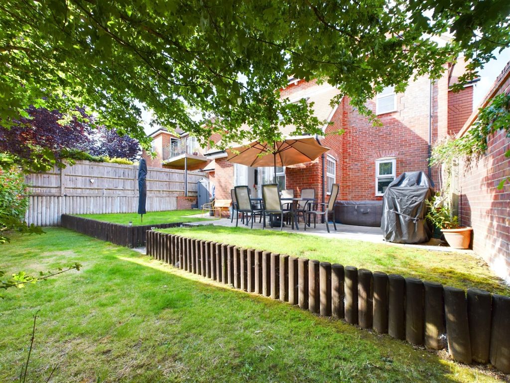 Property photo 2 of 21 30003363-Hr-20