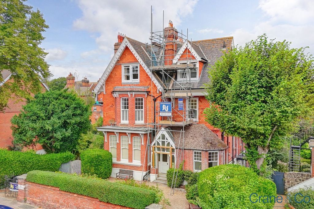 Property photo 1 of 25