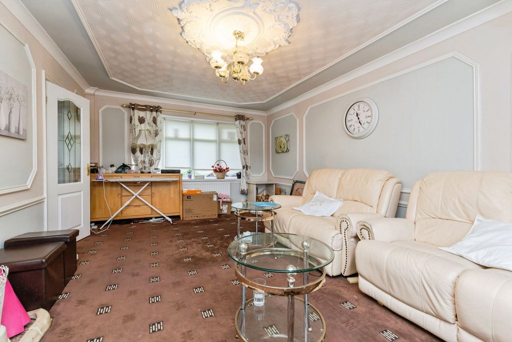 Property photo 2 of 17 Photo