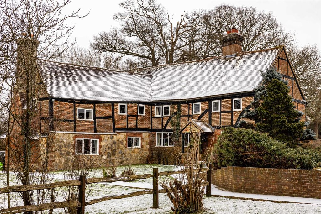 Property photo 1 of 33