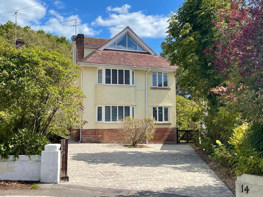 Property photo 1 of 39