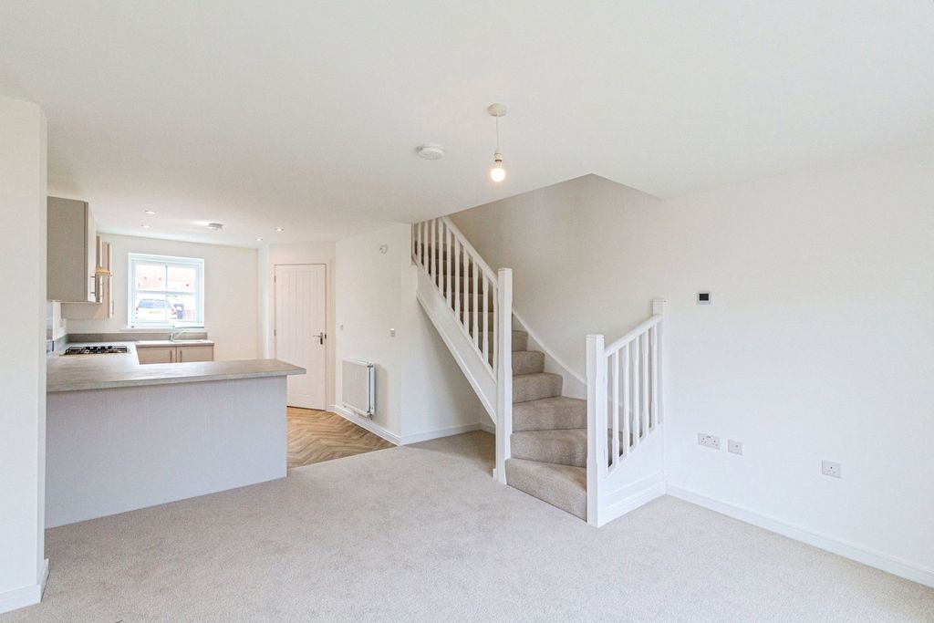 Property photo 2 of 16 Picture No. 15