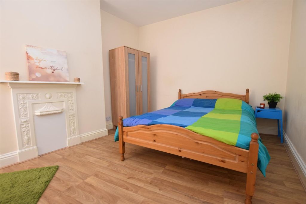 Property photo 3 of 7 4394792