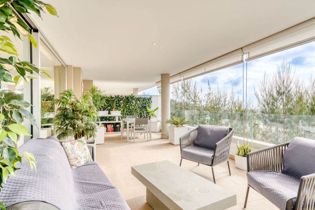 Property photo 2 of 25