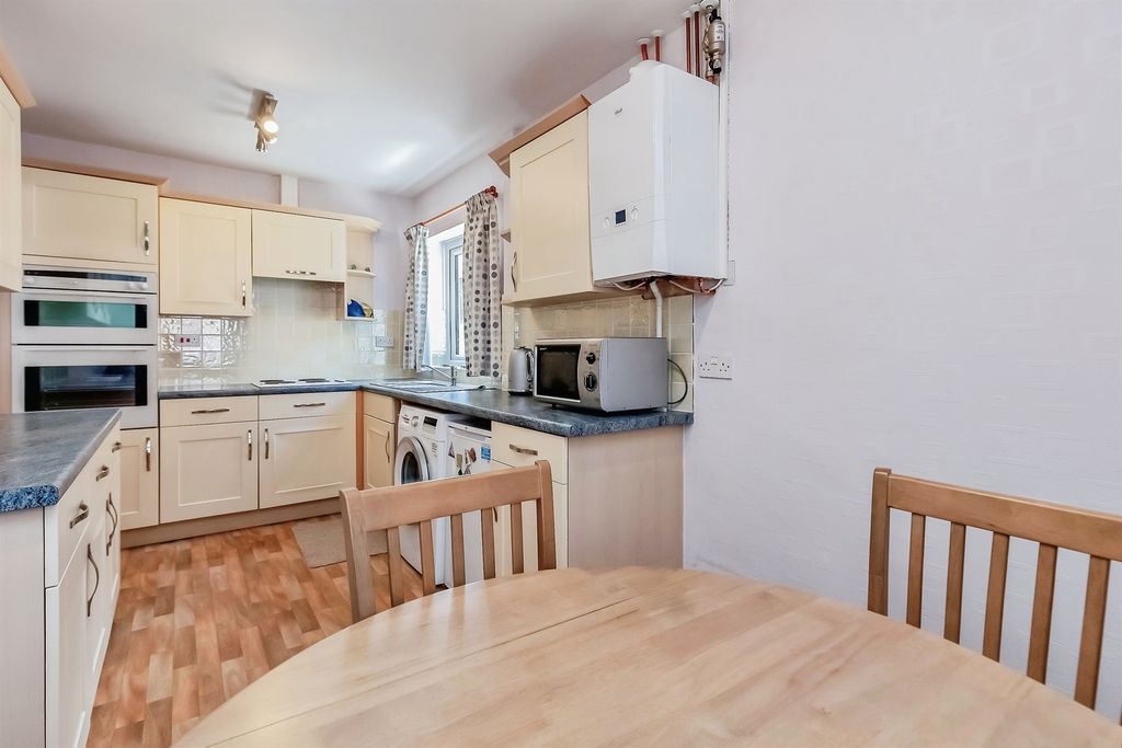 Property photo 3 of 16