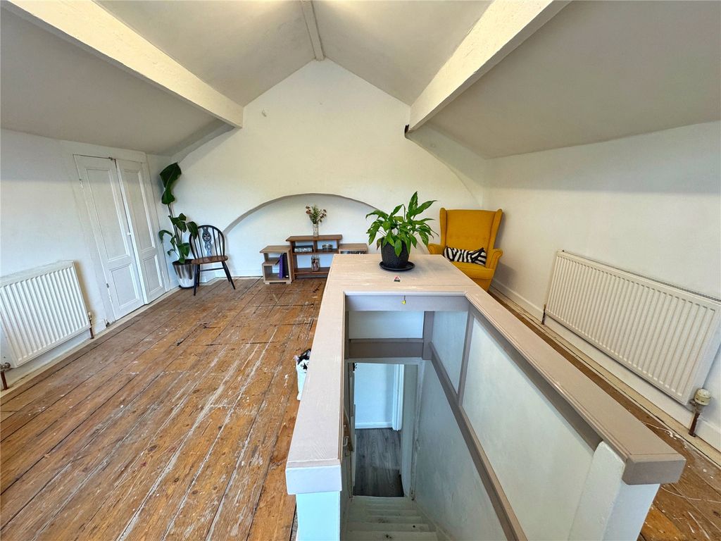 Property photo 2 of 31 Picture No. 30