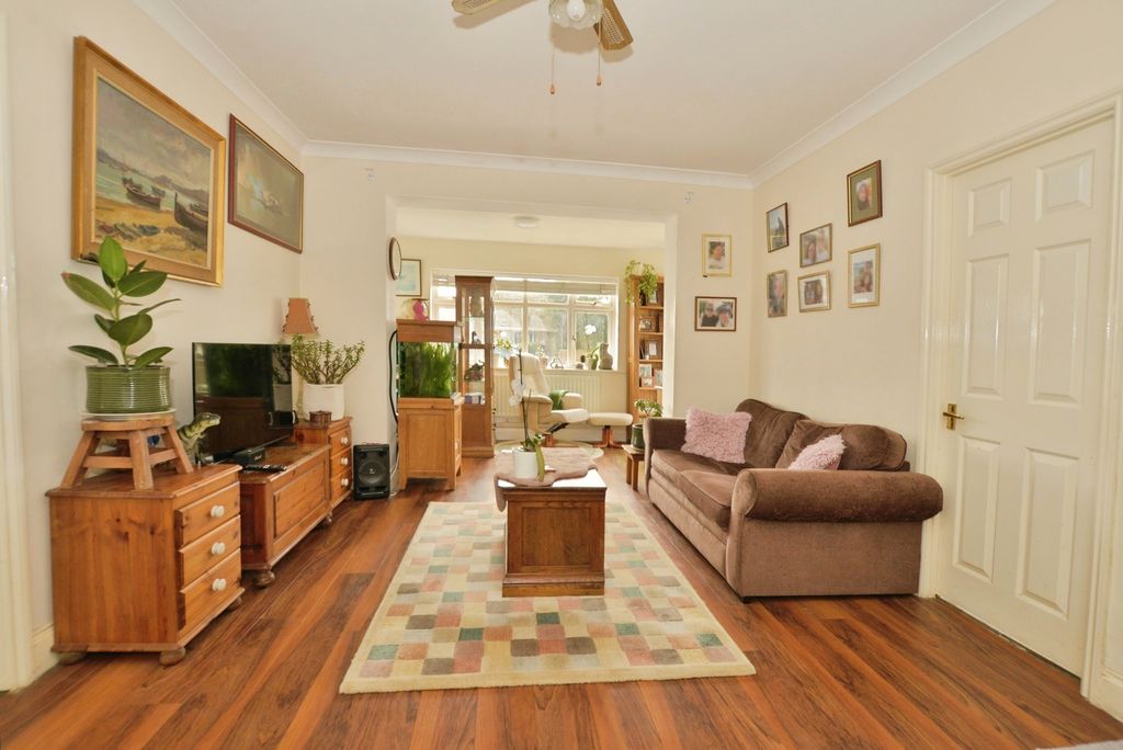 Property photo 2 of 11 Pbox-Img.Jpg