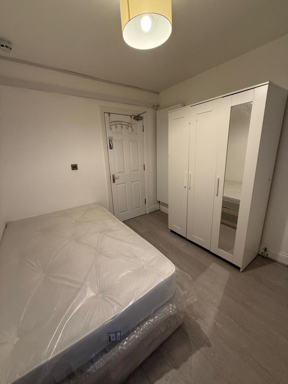 Property photo 1 of 2