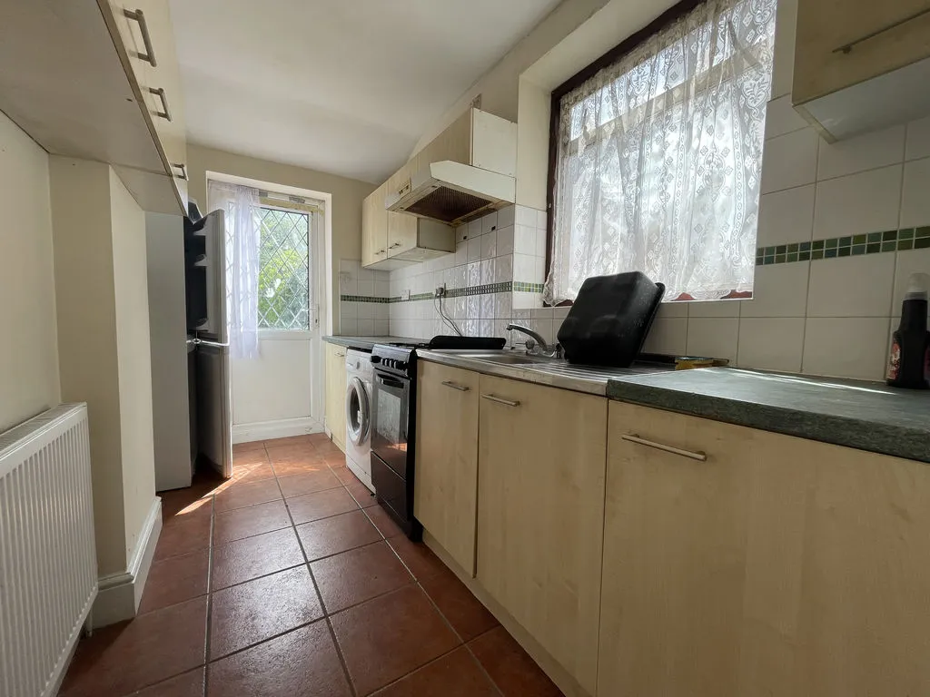 House in London, London Borough of Hillingdon - View 3