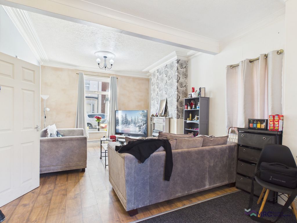 Property photo 1 of 5 2Â Bedroom End Terrace For Sale