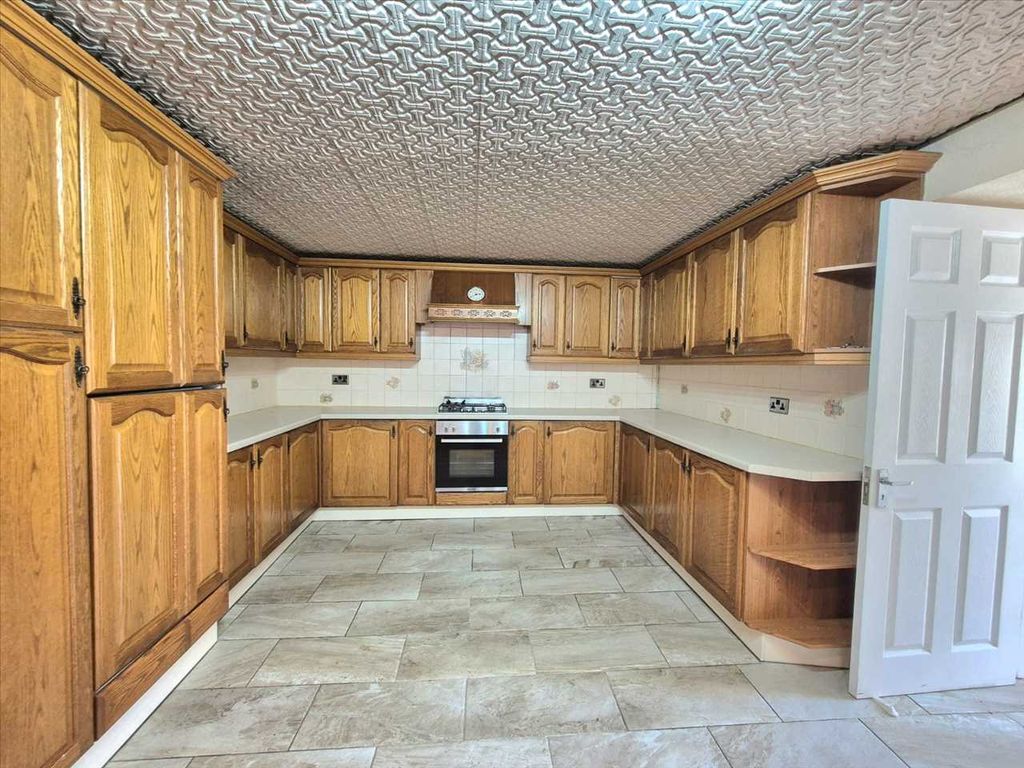 Property photo 2 of 30 Kitchen