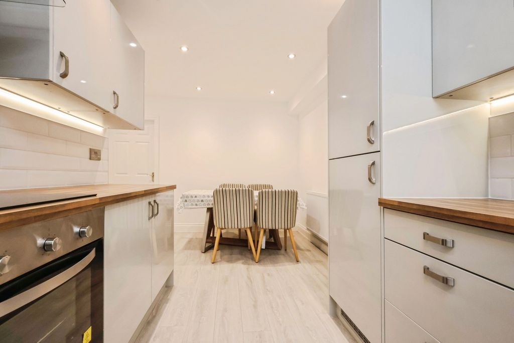 Property photo 3 of 19 Pbox-Img.Jpg